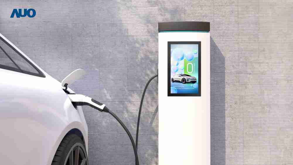 友達〝EVSE車用充電樁解決方案〞專為電動汽車充電樁設計，，具有高亮度、、克服戶外艱難環境的耐溫、、、耐紫外線等特性，，，並搭載散熱性及擴充性強的高效能工業電腦，，可實現人機互動訴求，，，如資訊顯示、、、、支付等應用